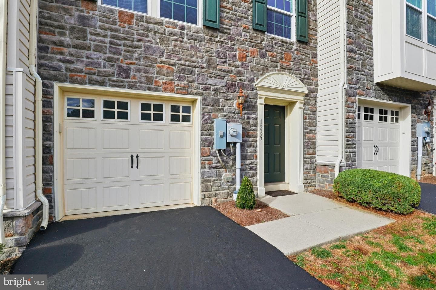 1265 Stonehaven Way #82 photo 5