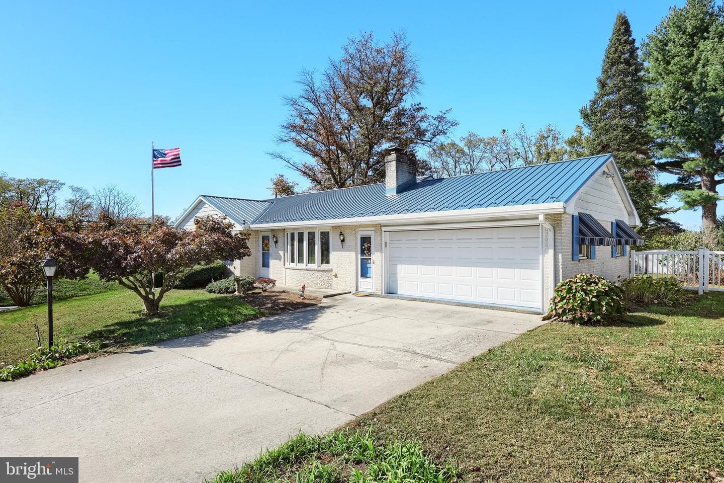 2179 Bon Aire Drive photo 3