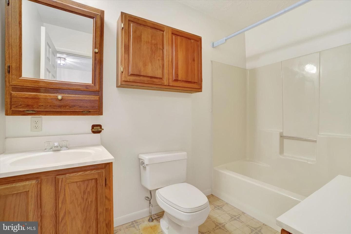 34 Jean Lo Way photo 20
