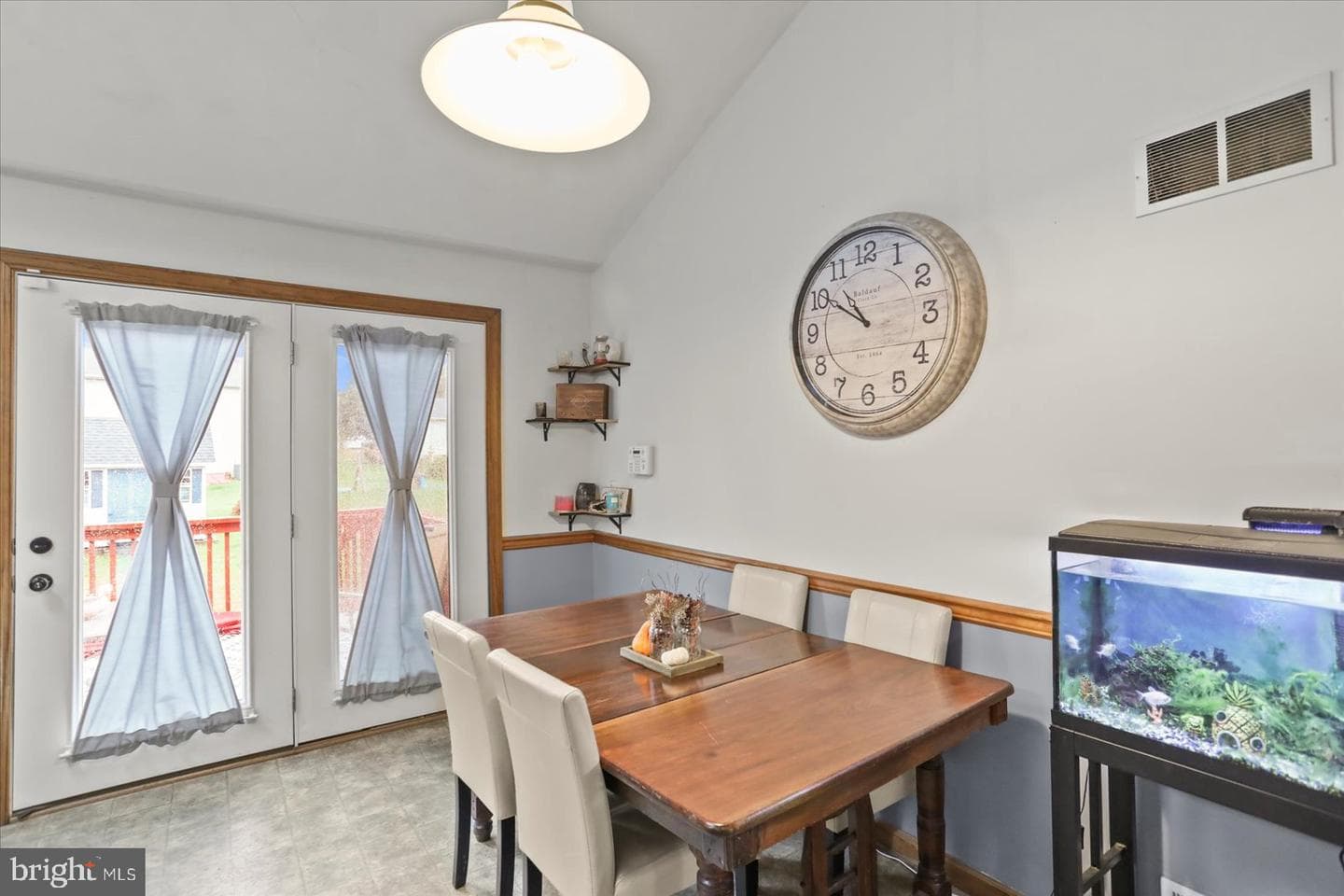 37 Magnolia Lane photo 15