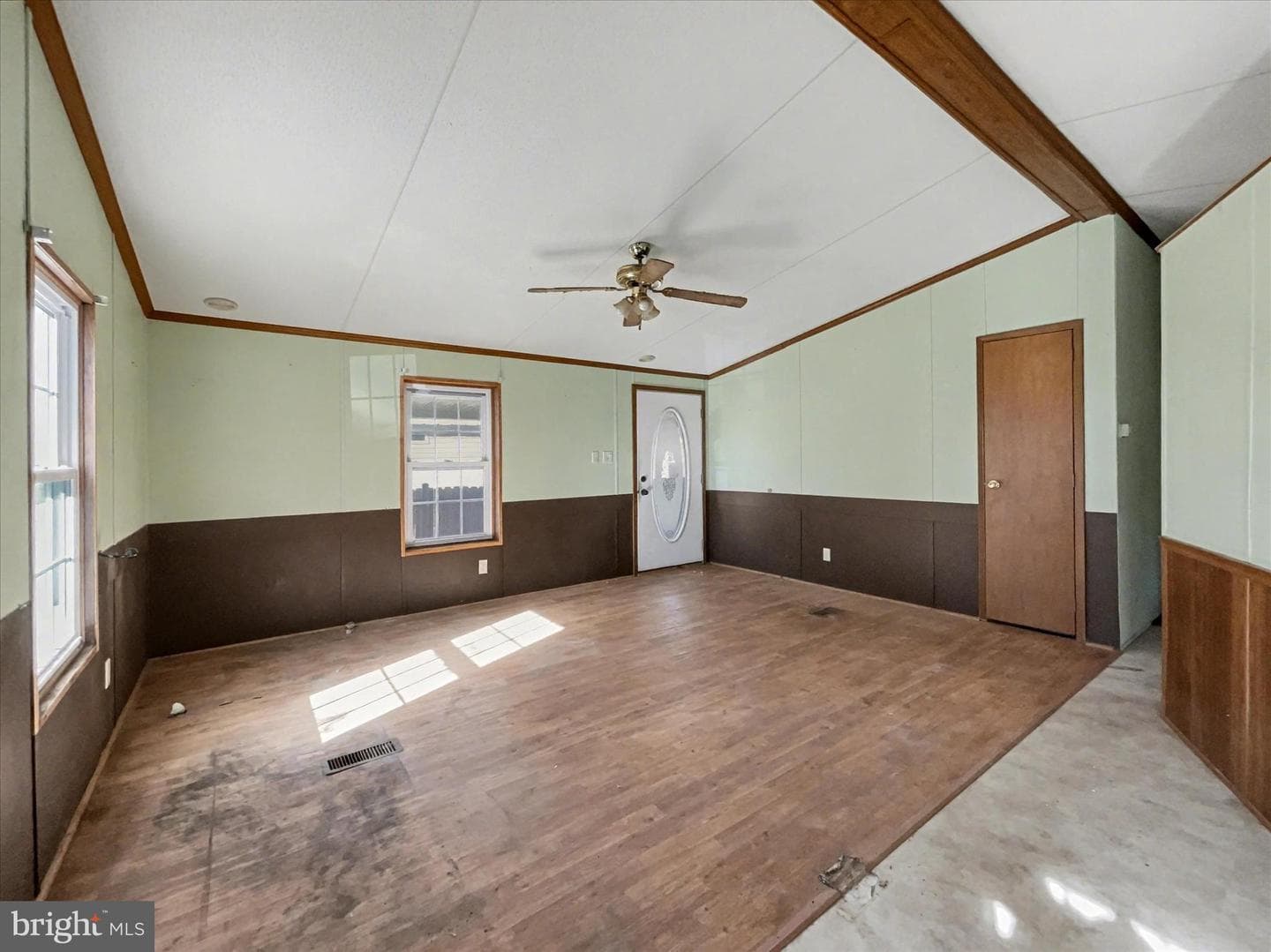 1680 Wood Crest Lane photo 4