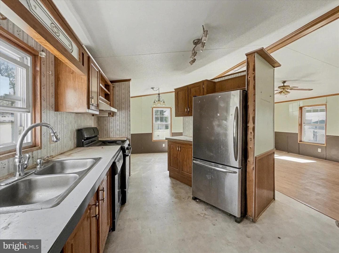1680 Wood Crest Lane photo 8