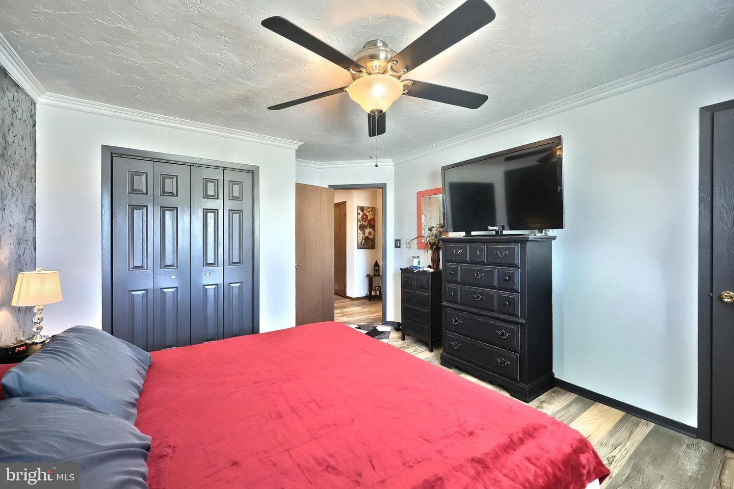 319 Manor Street photo 28