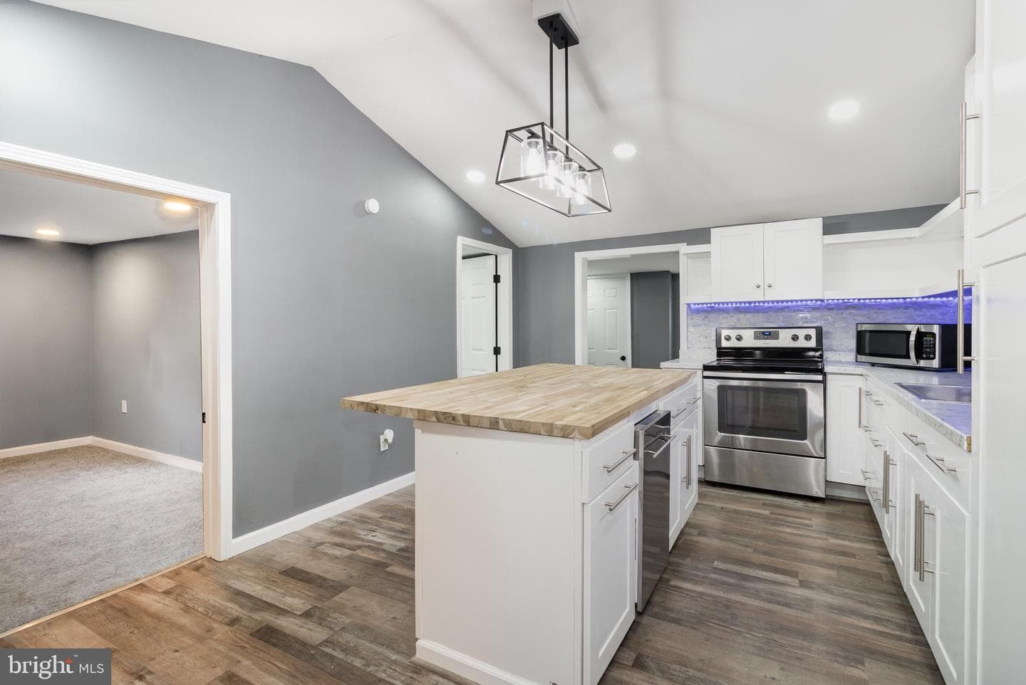 2132 Log Cabin Road photo 8