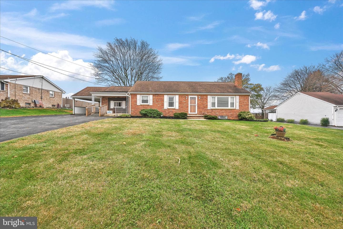 5030 Yorkana Road photo 2