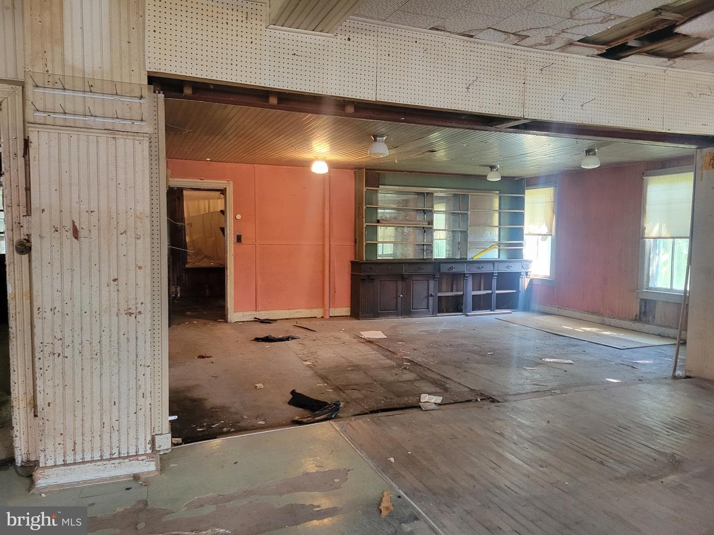 27 E Broadway photo 34