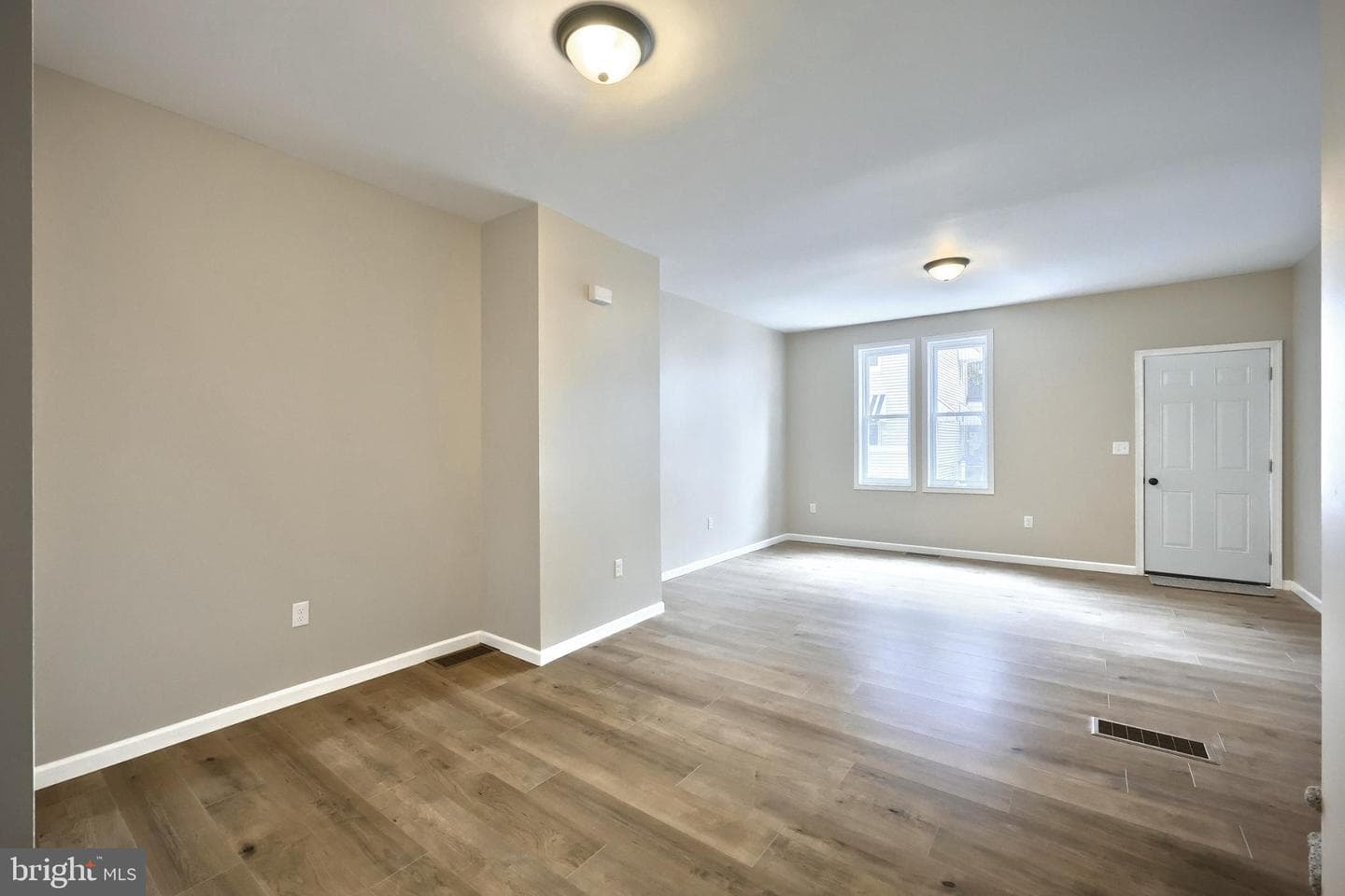 109 W 6th Avenue photo 6