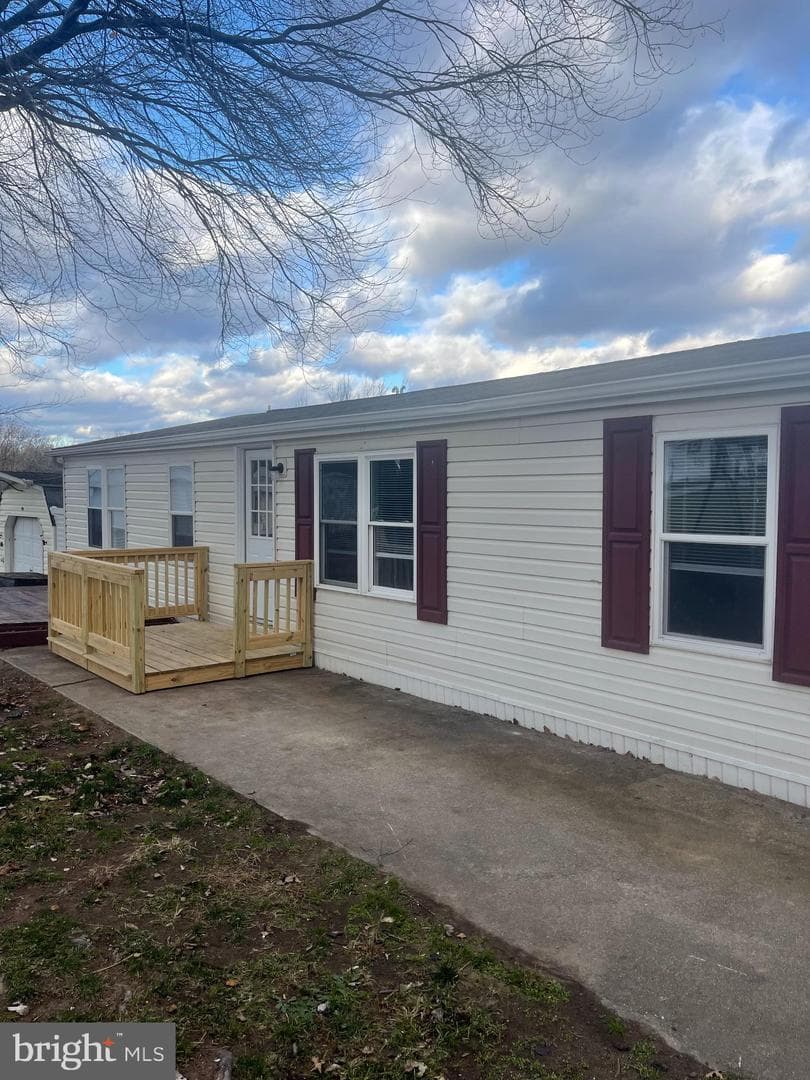 32 Walnut Drive photo 2