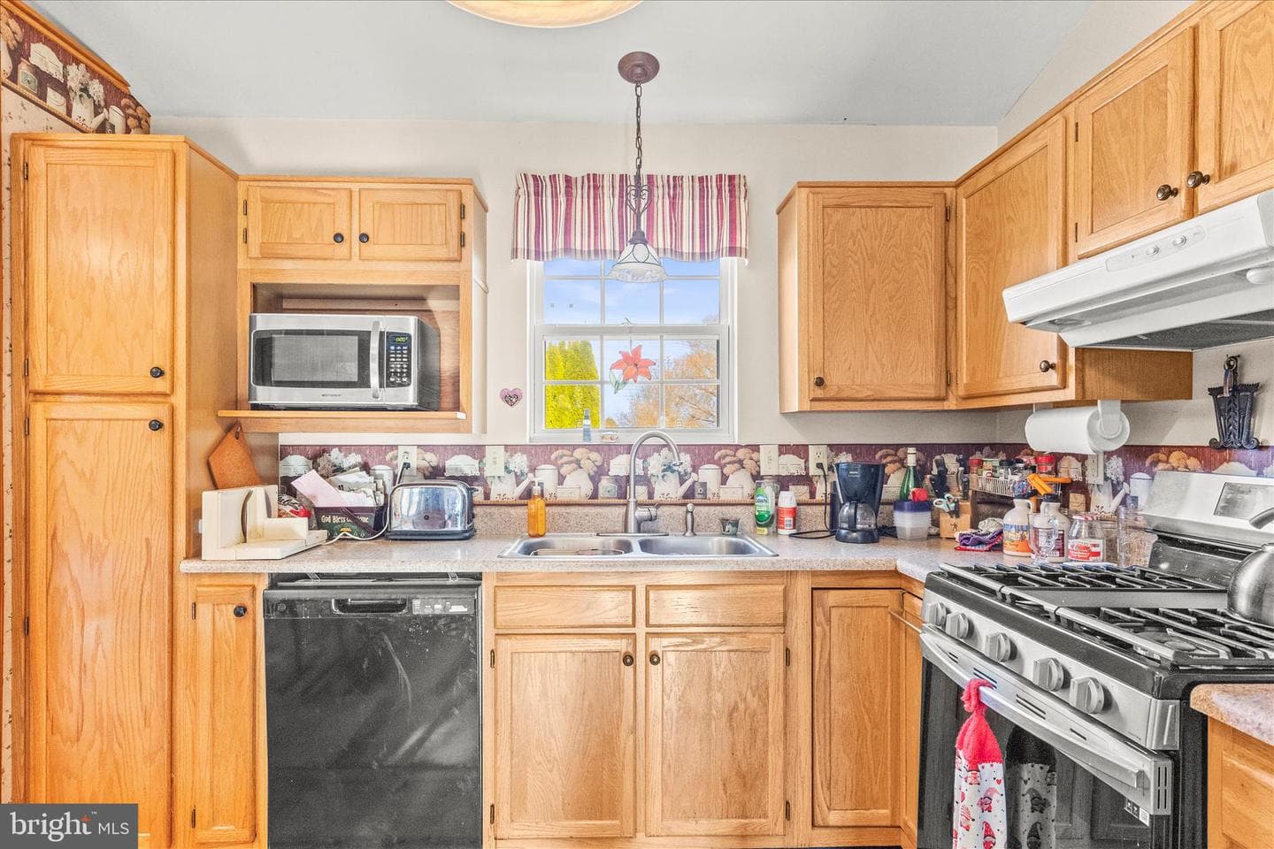 82 Piston Court photo 18
