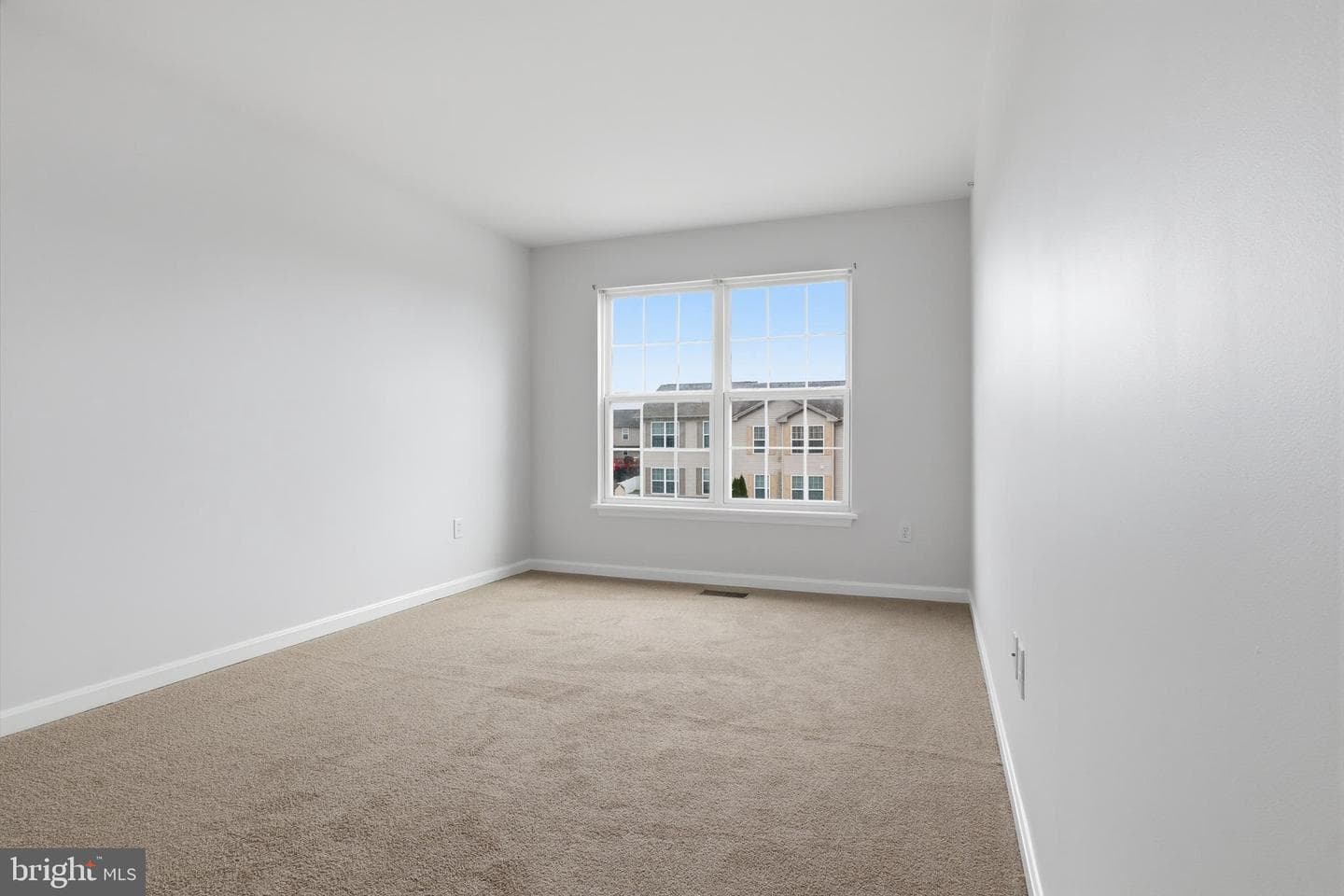 645 Fisher Drive photo 21