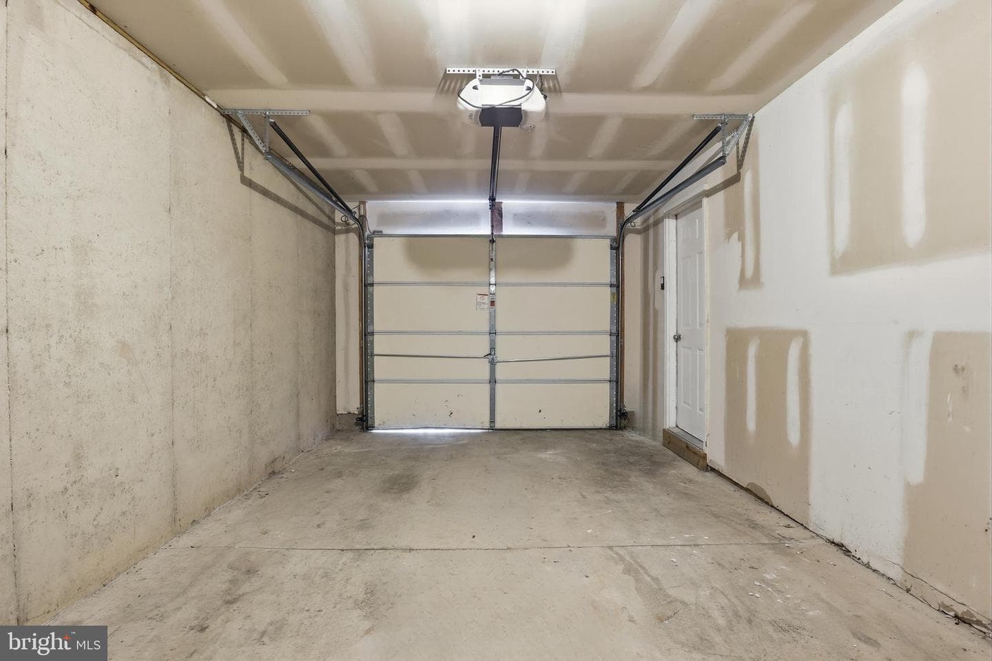 645 Fisher Drive photo 34