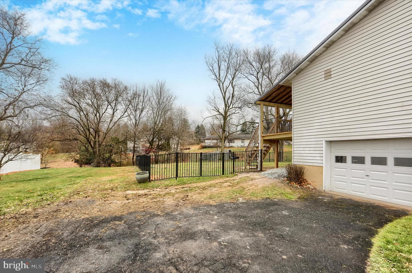 127 Spring Road photo 32