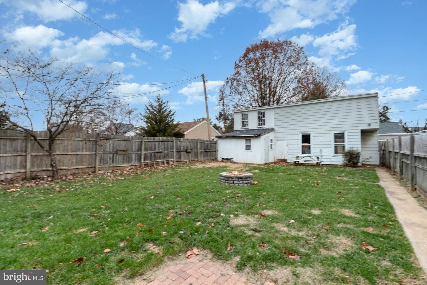 1825 W Philadelphia Street photo 20