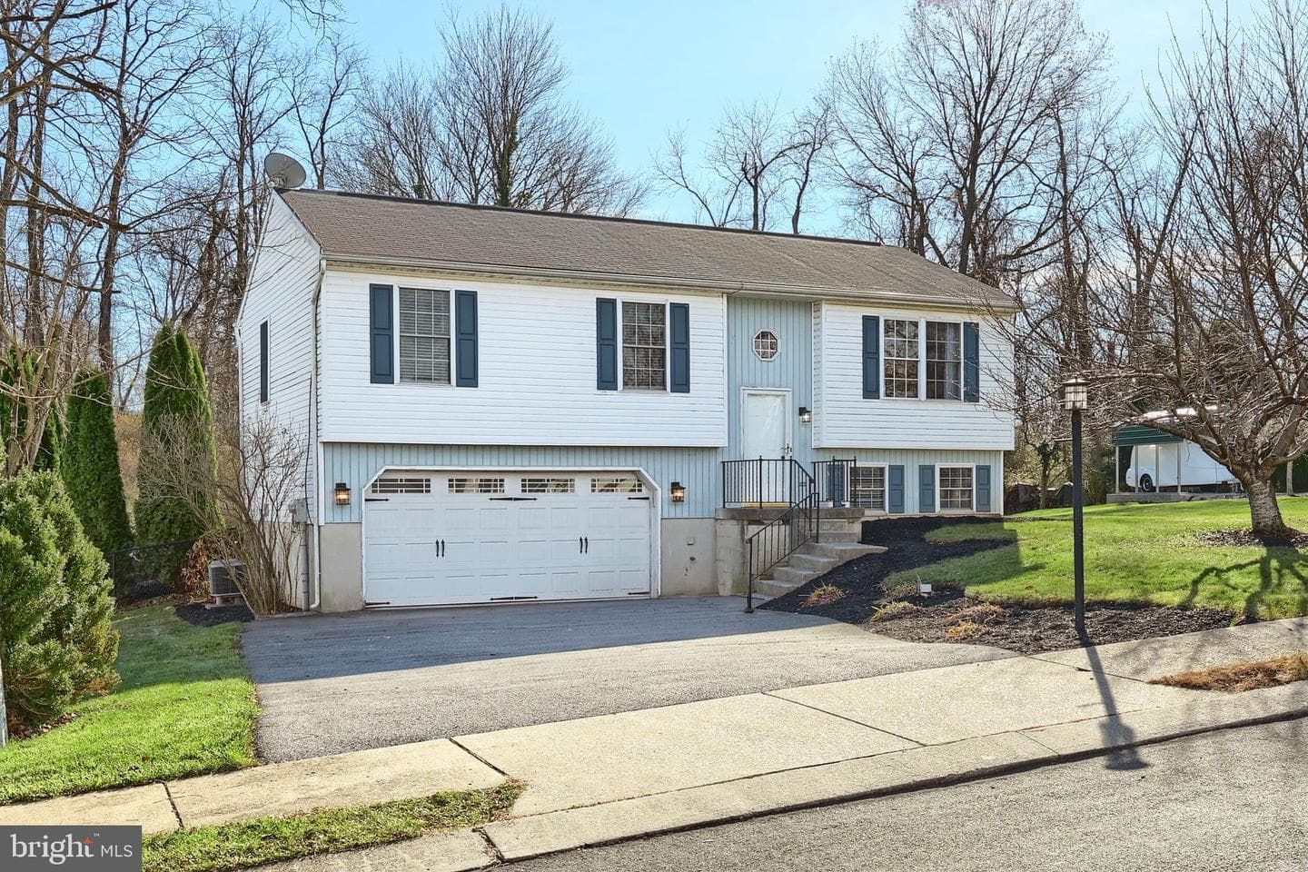 90 Ivy Drive photo 1