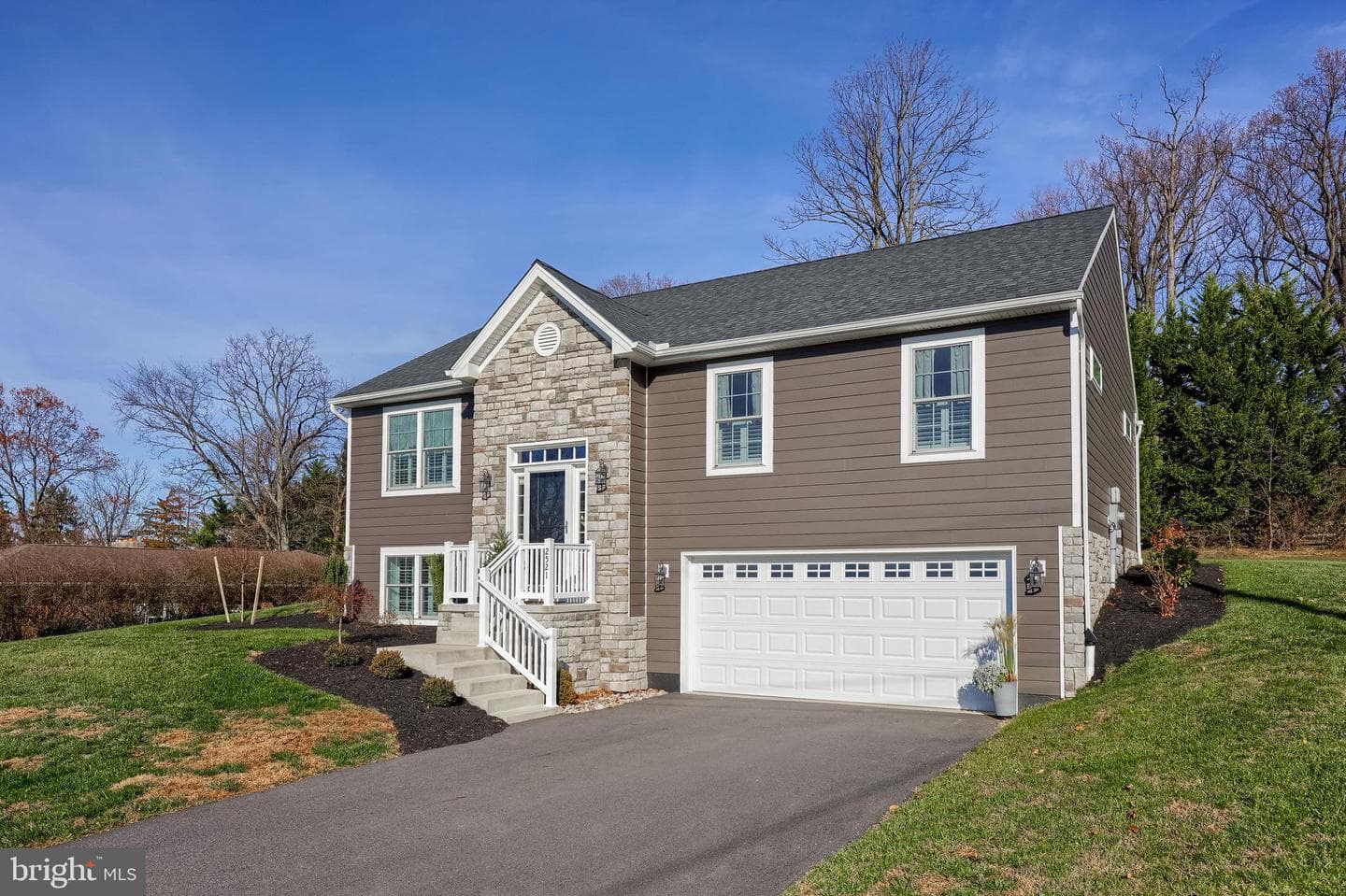 2521 Edgewood Lane