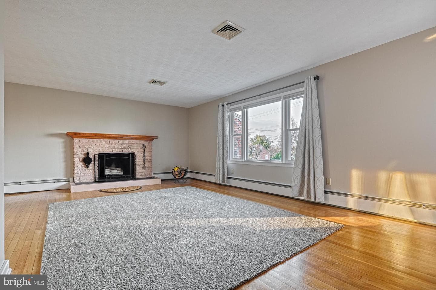 234 W Ore Street photo 9