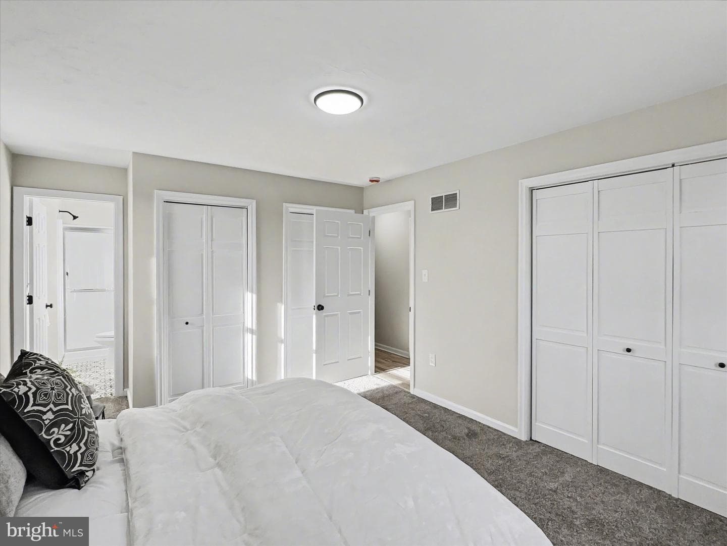 1629 Yorktowne Drive photo 14