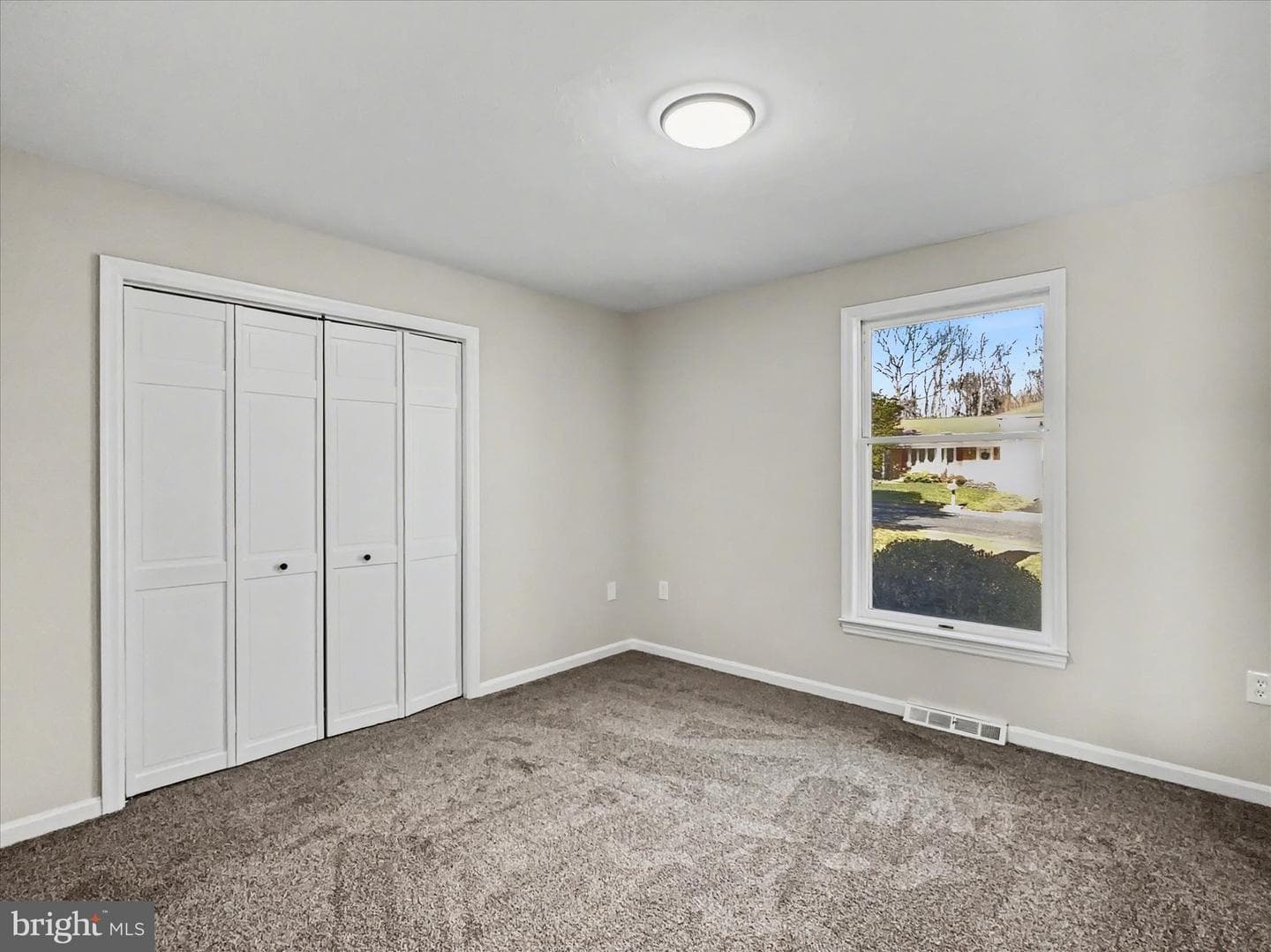 1629 Yorktowne Drive photo 18