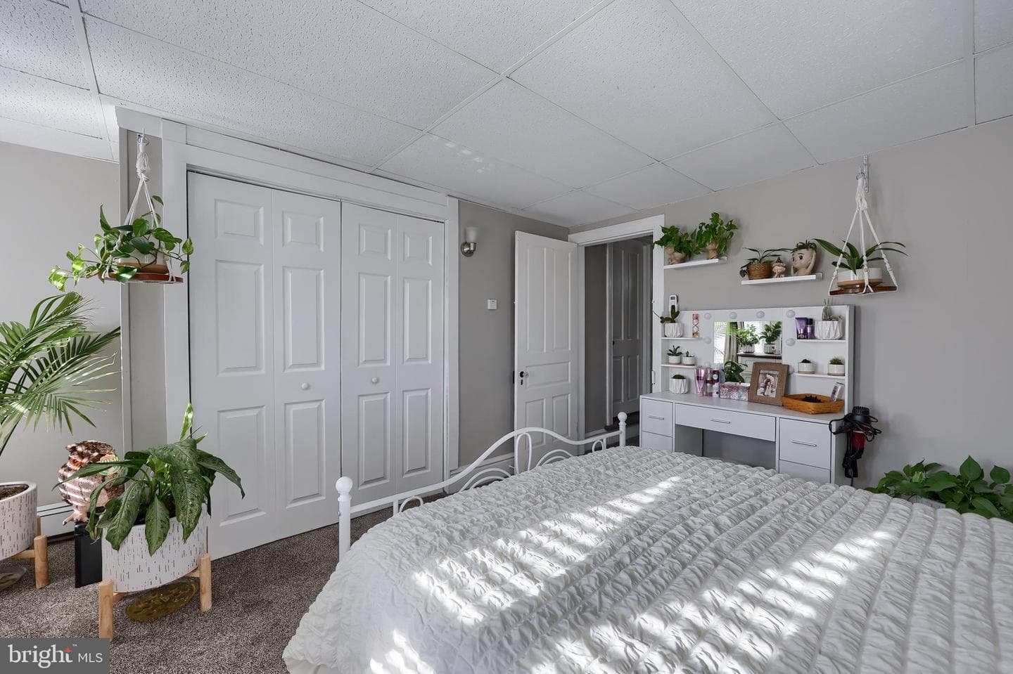 857 E Princess Street photo 25