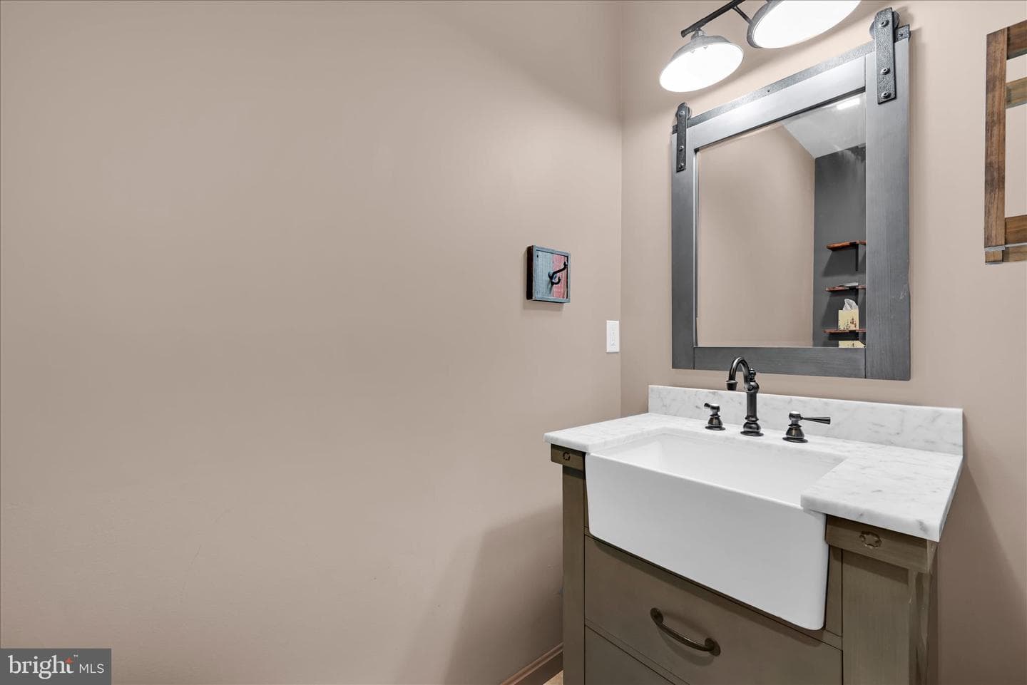 145 Franklintown Road photo 36