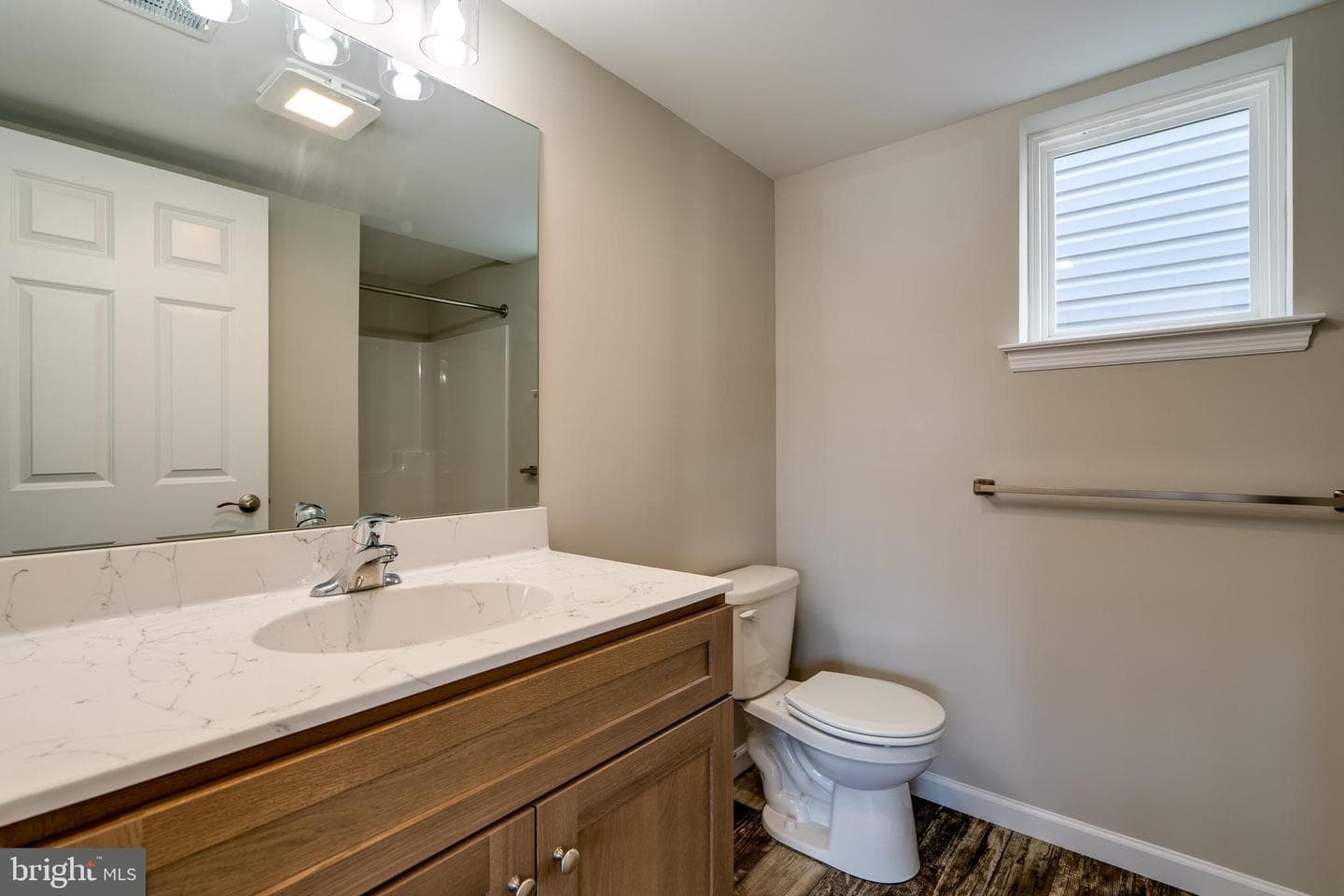 254 S Queen Street photo 19