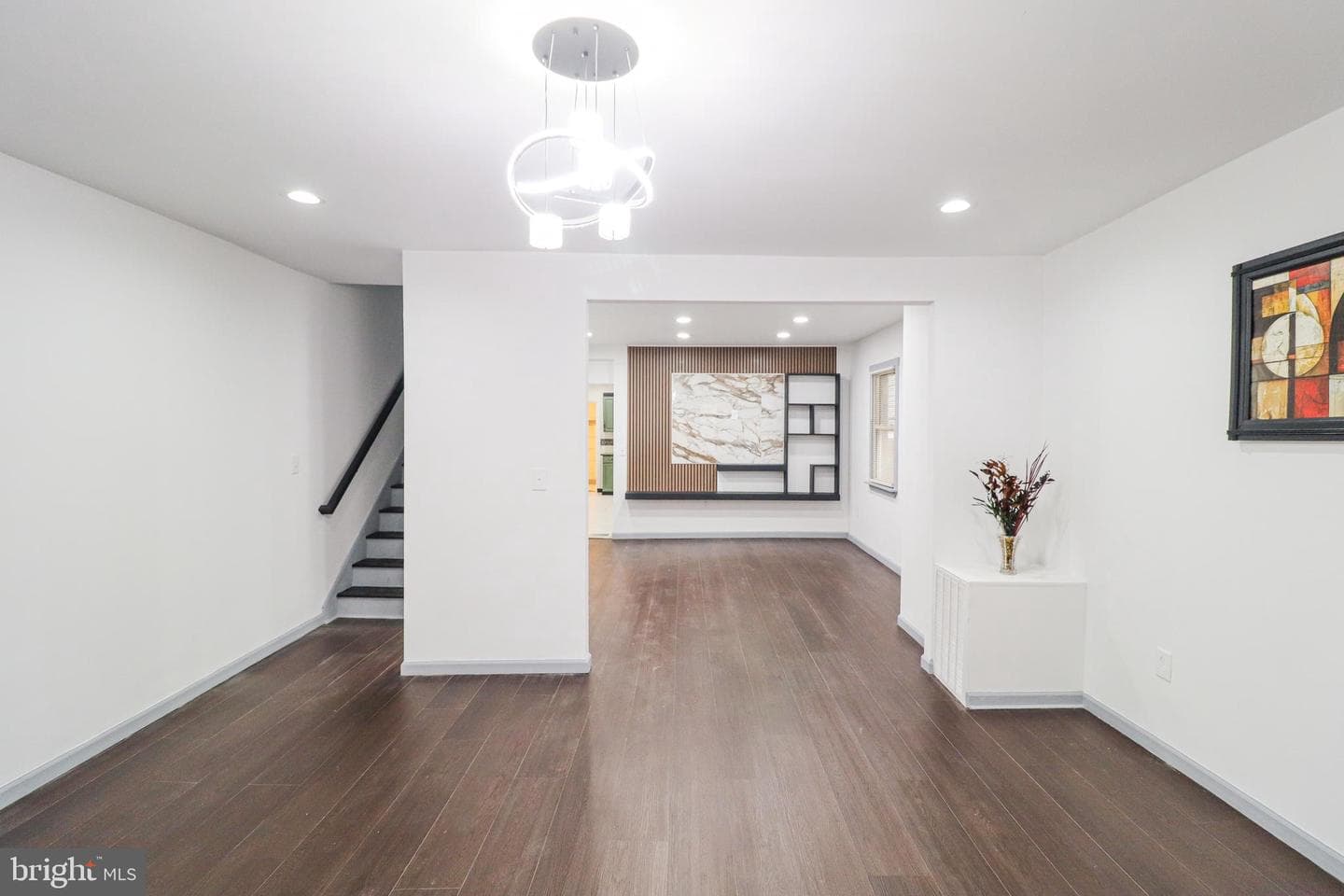 539 W King Street photo 7