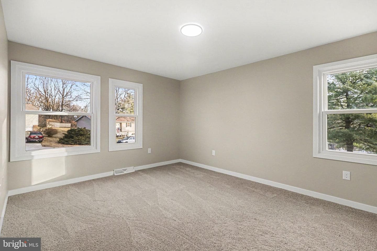 752 Collina Drive photo 10
