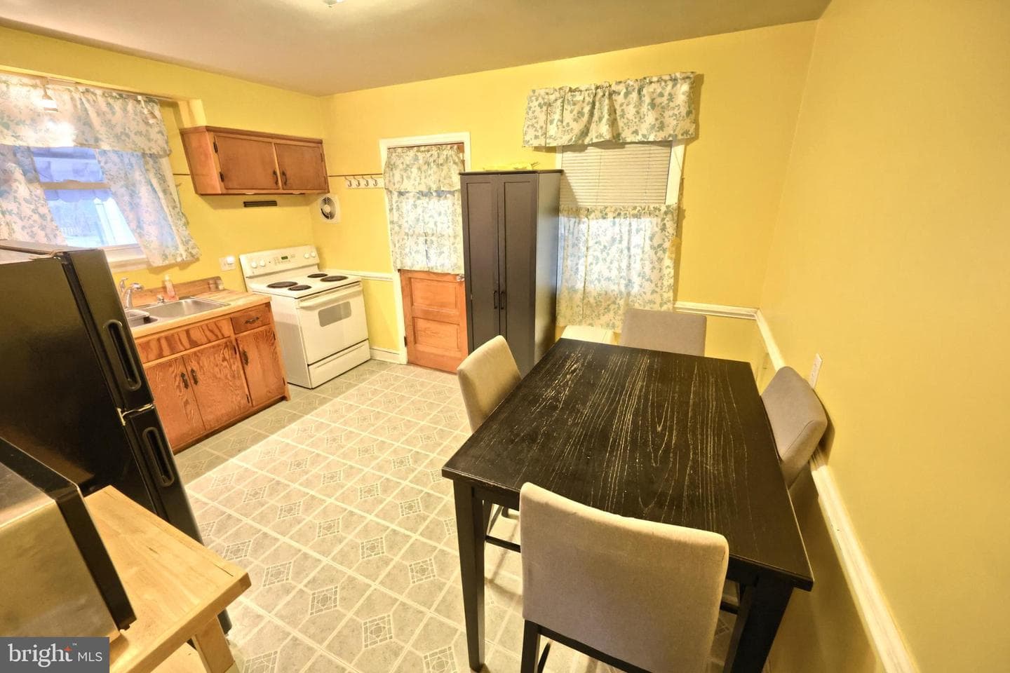 1339 Canterbury Lane photo 7