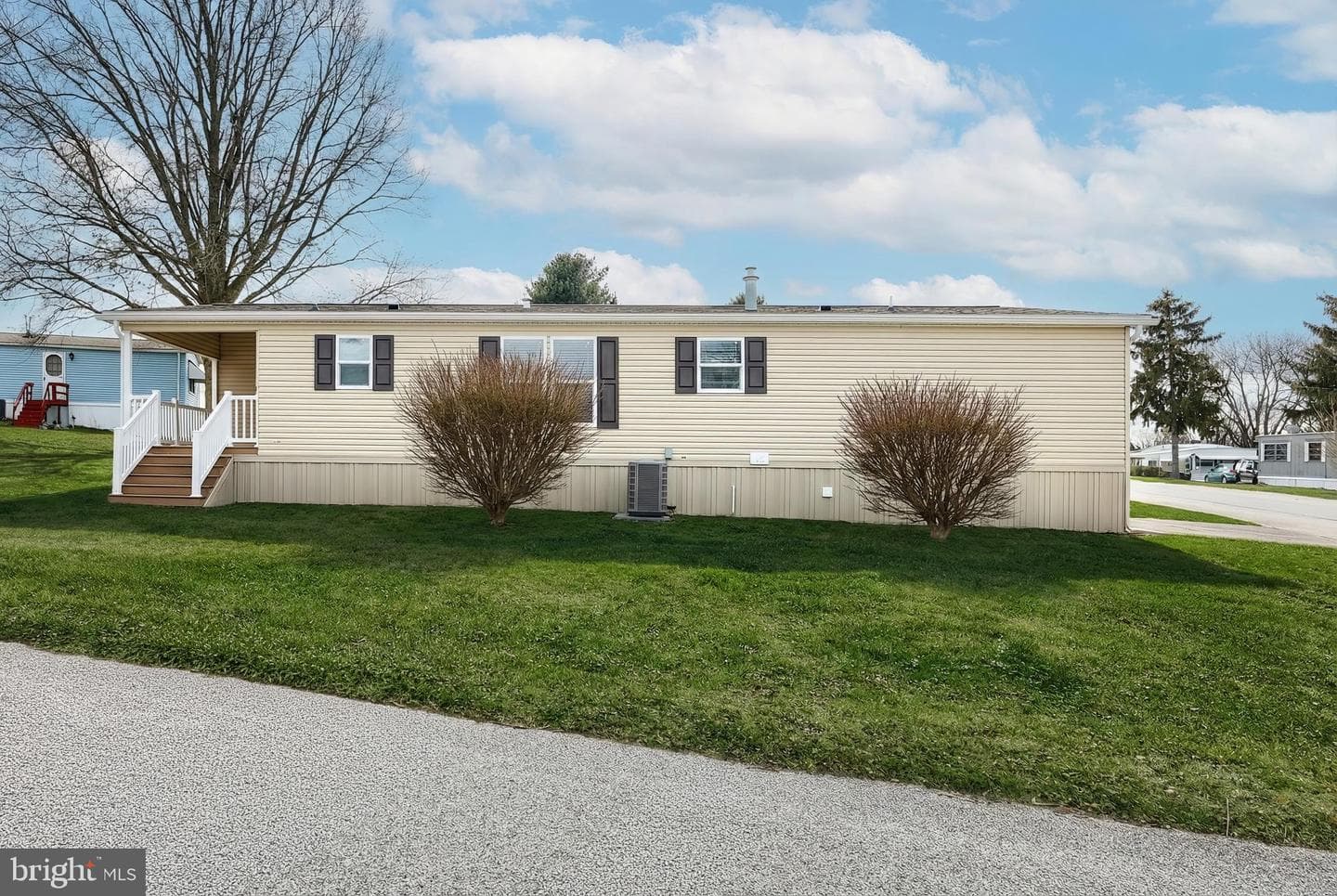 723 Lake Drive photo 6