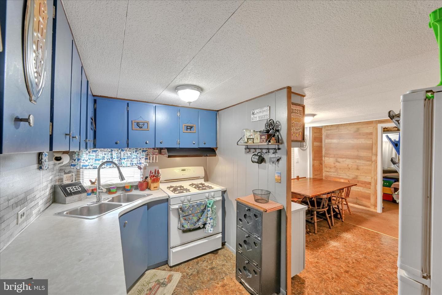 737 Lake Drive photo 12