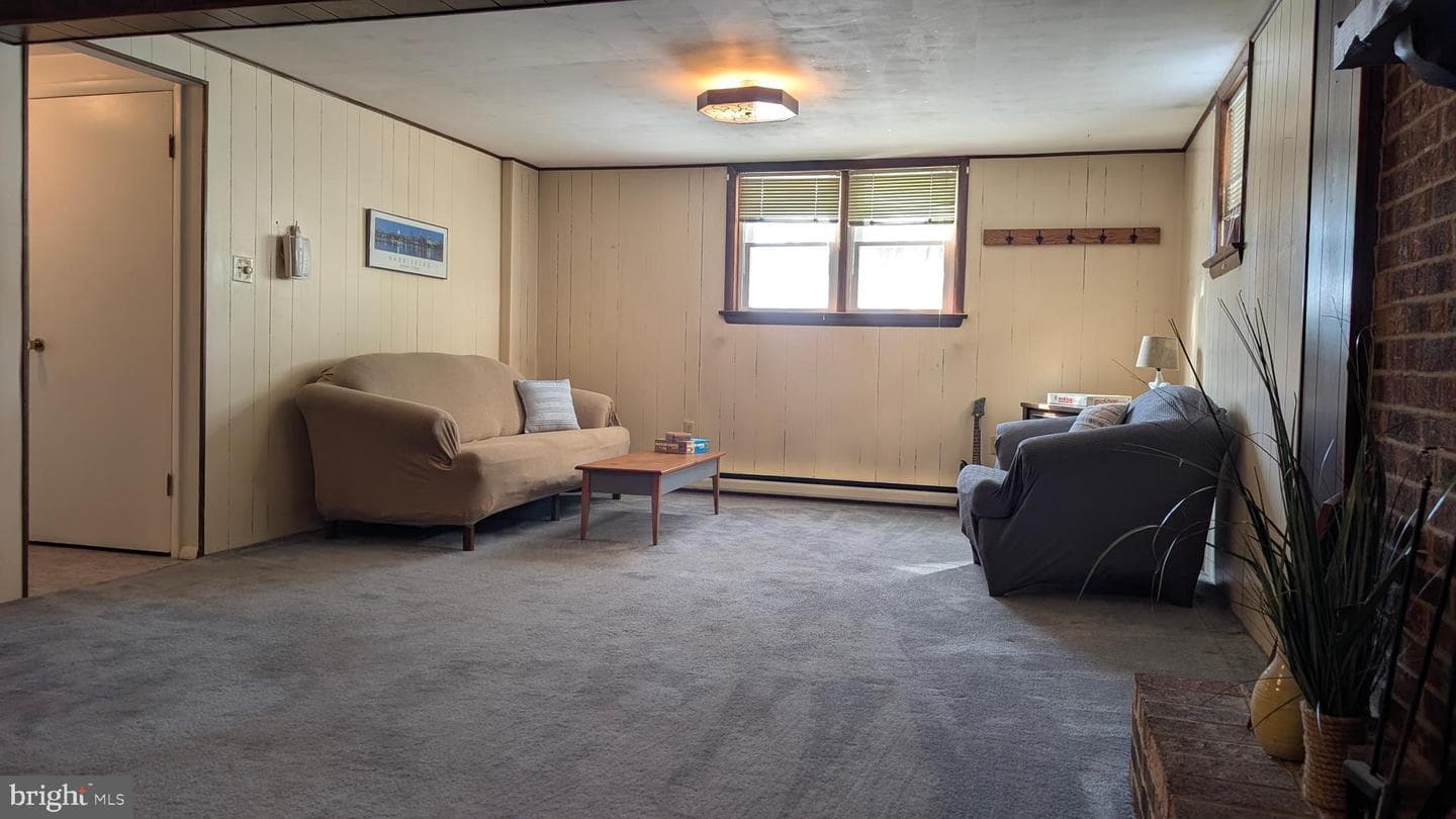 404 Hillside photo 17
