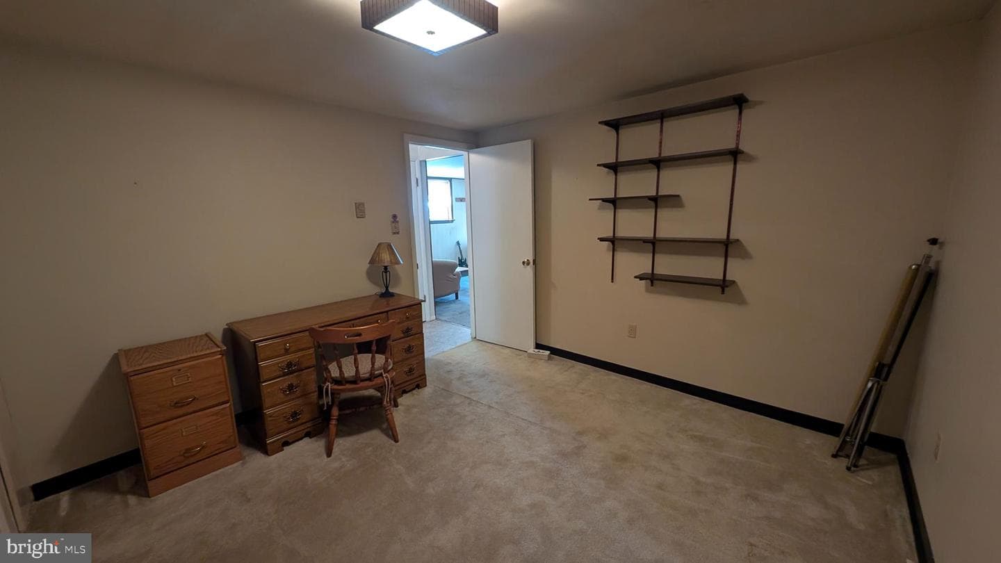 404 Hillside photo 20