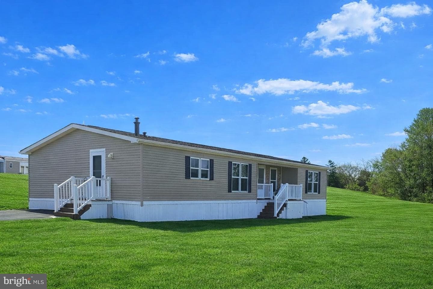 118 Lisa Circle photo 2