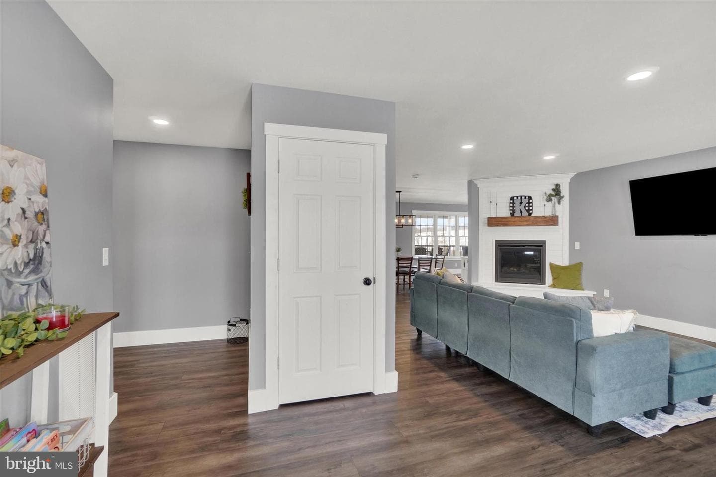 1048 Keller Road photo 4