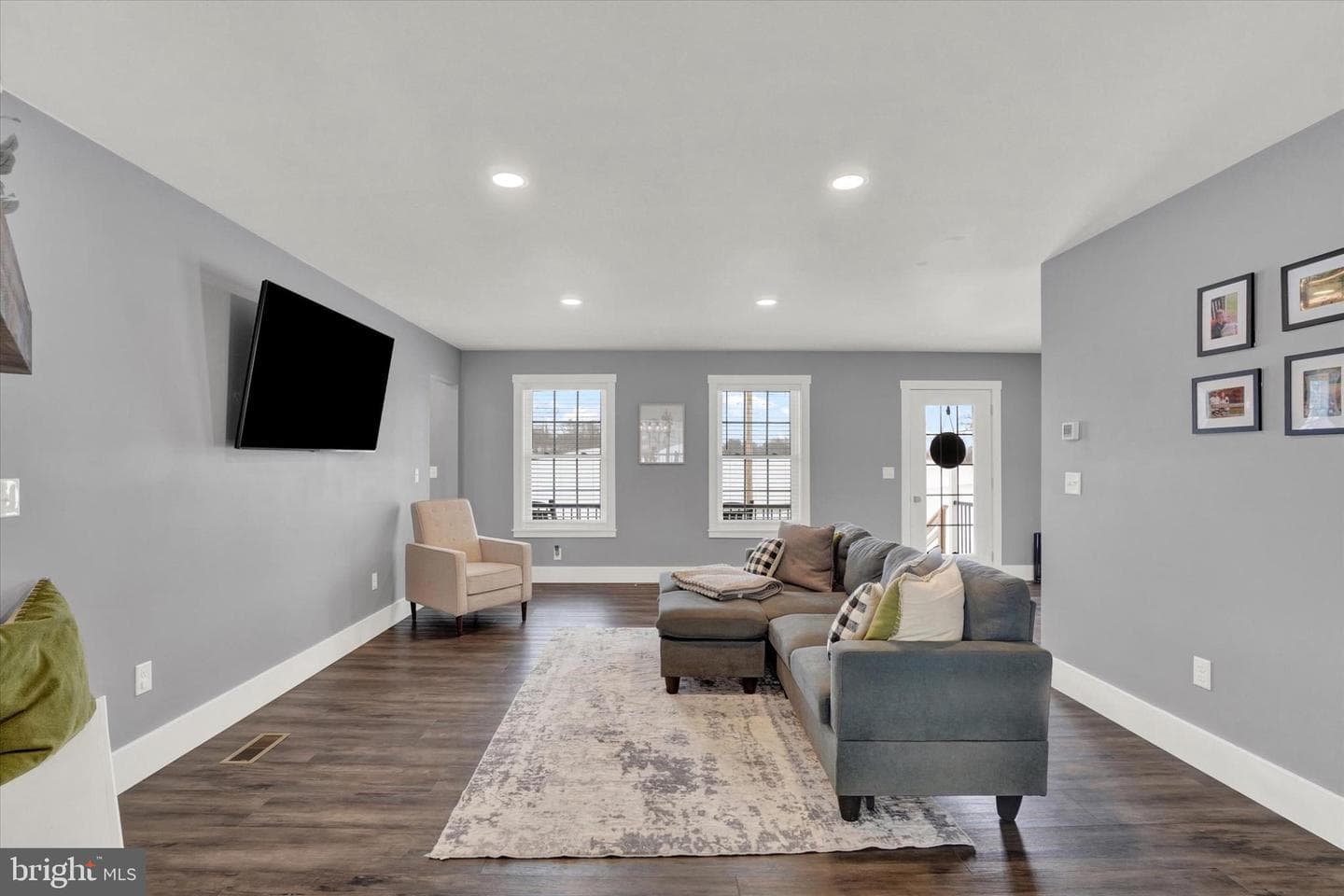 1048 Keller Road photo 6