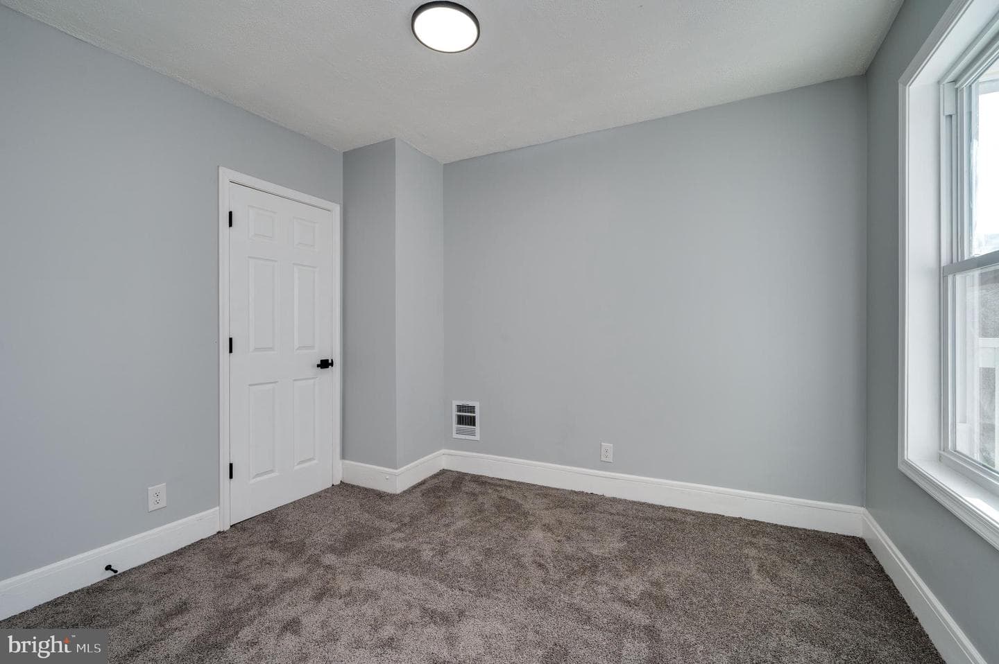 348 Garfield Street photo 27