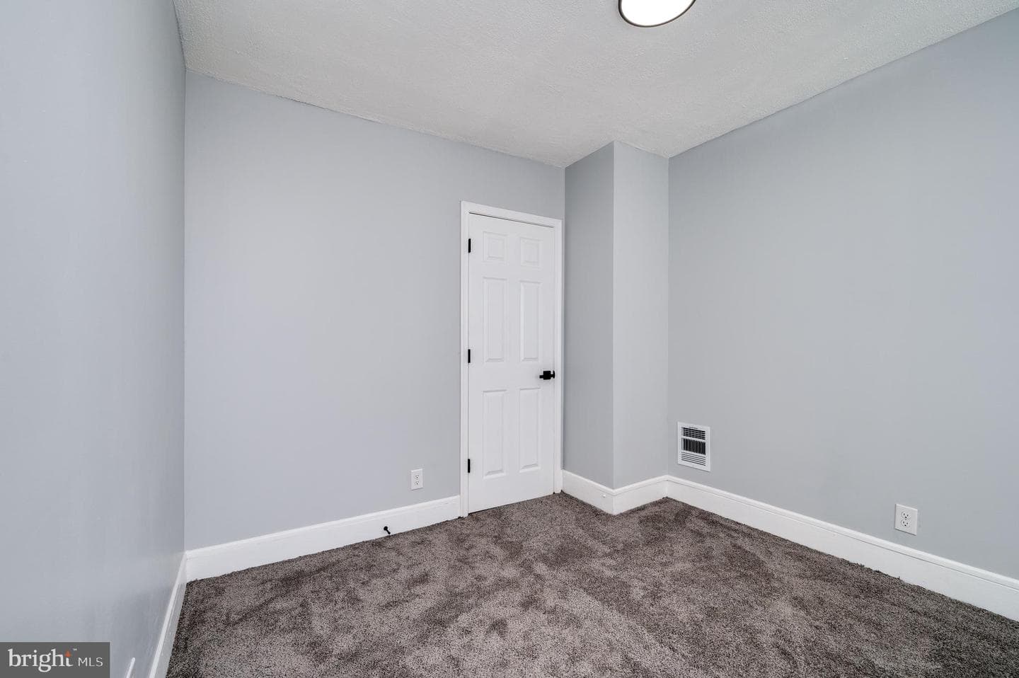 348 Garfield Street photo 32