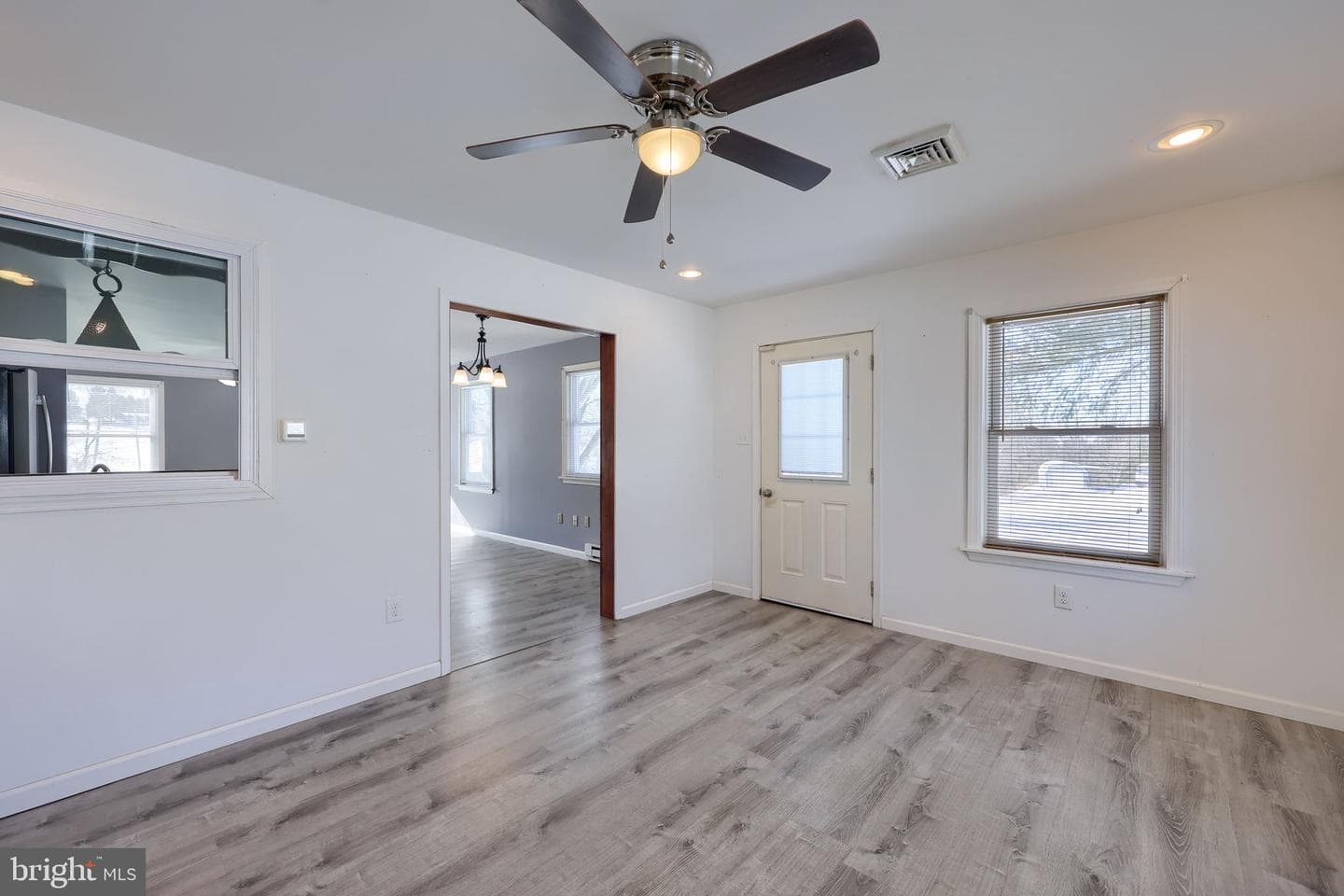 877 Richmond Road photo 17