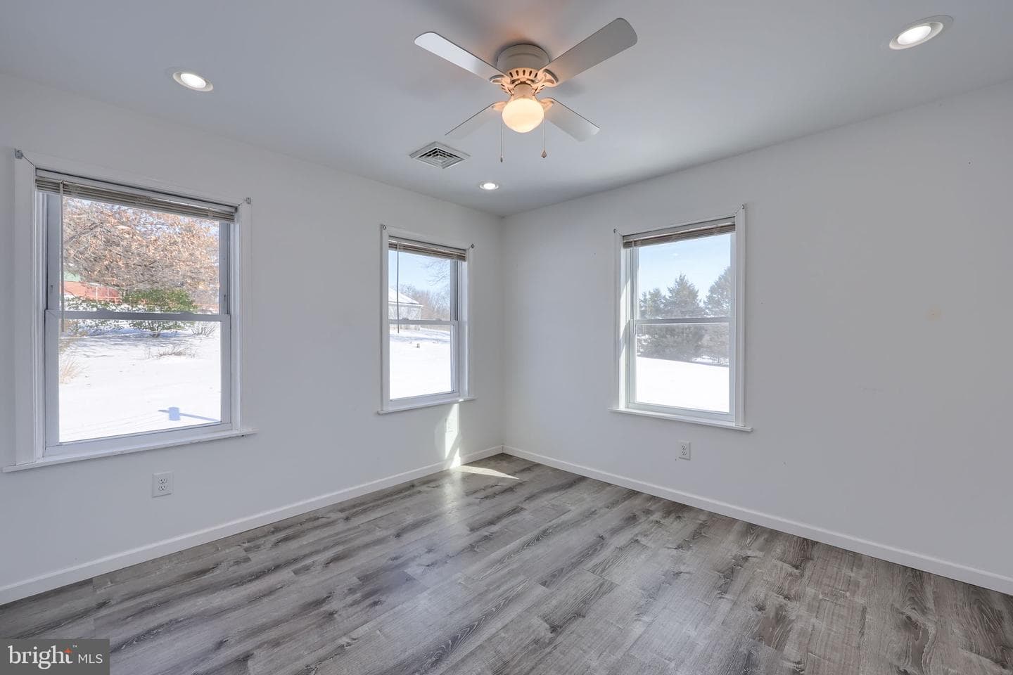 877 Richmond Road photo 22