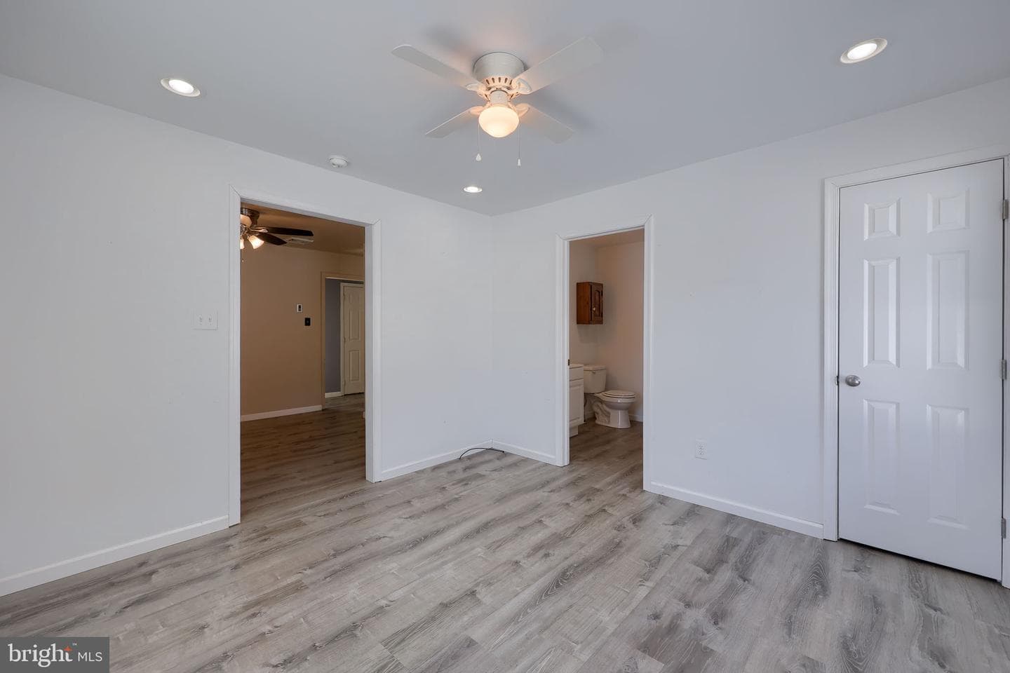 877 Richmond Road photo 24