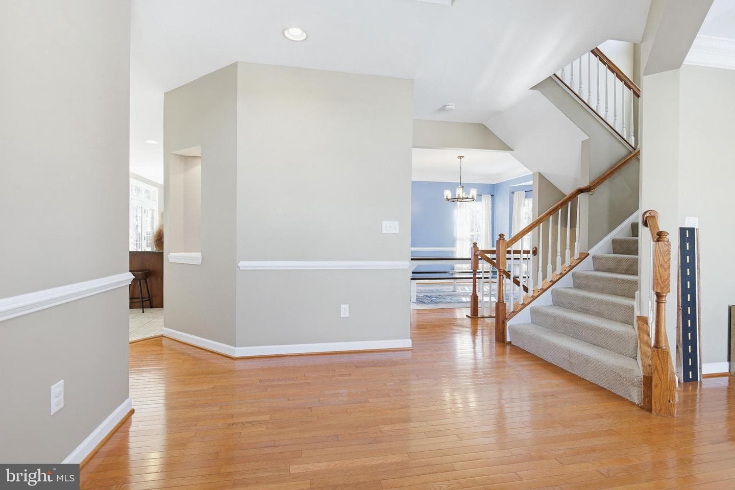 495 Lakeview Drive photo 2