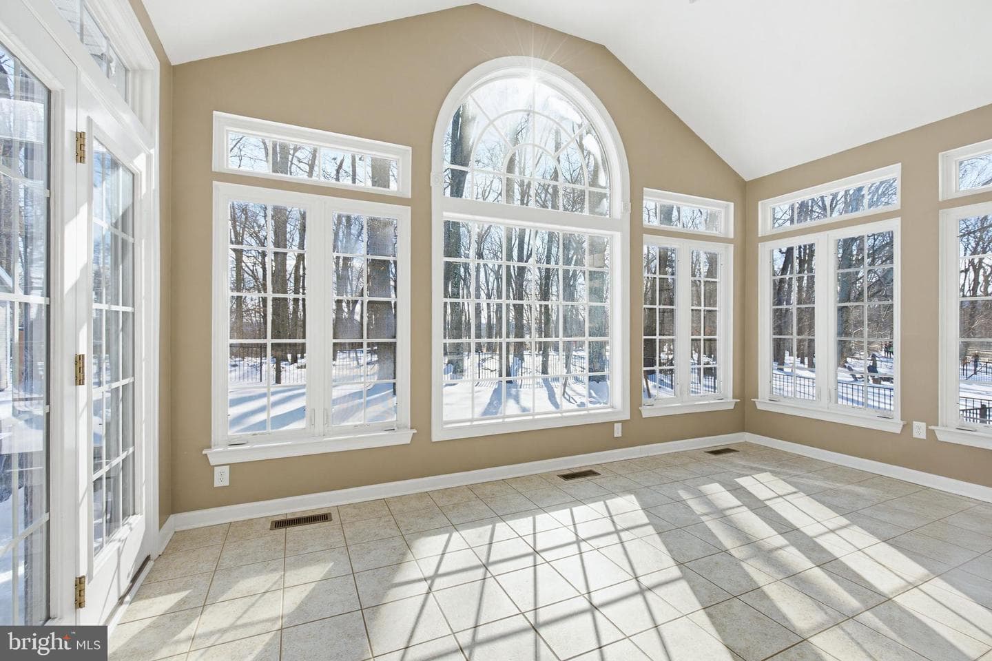 495 Lakeview Drive photo 5