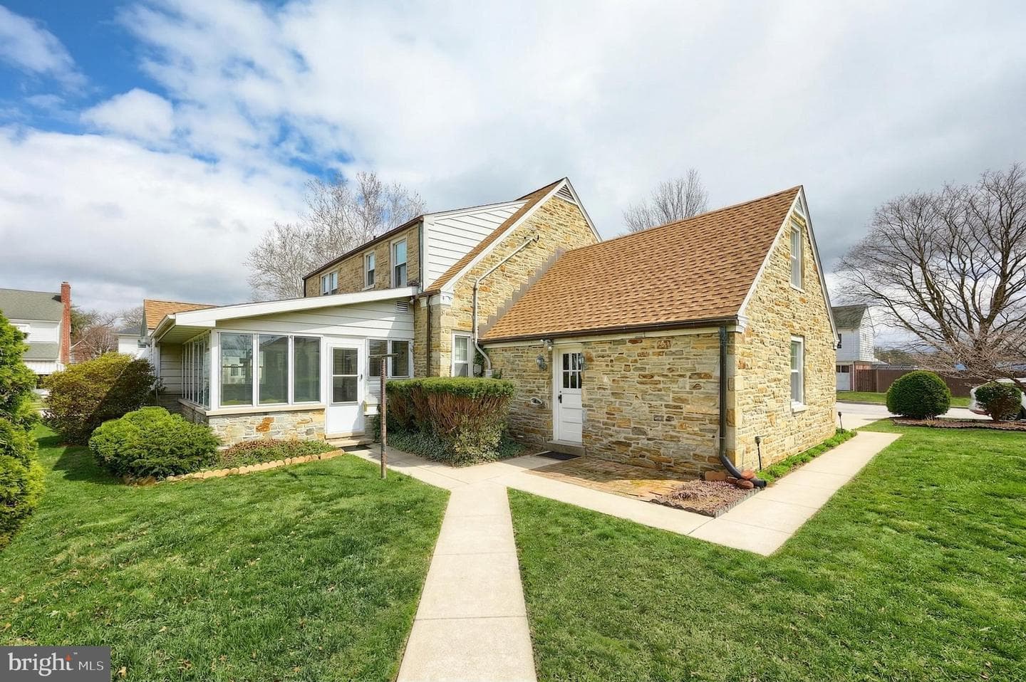 501 Hartman Avenue photo 10