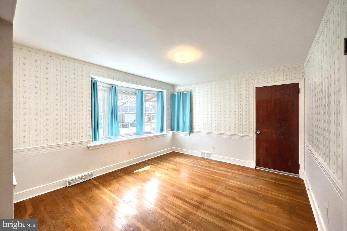 501 Hartman Avenue photo 17