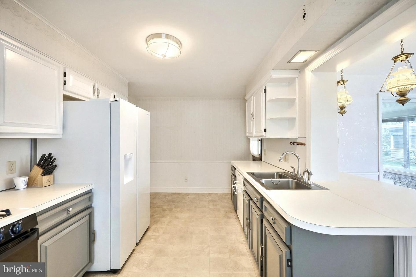 501 Hartman Avenue photo 21