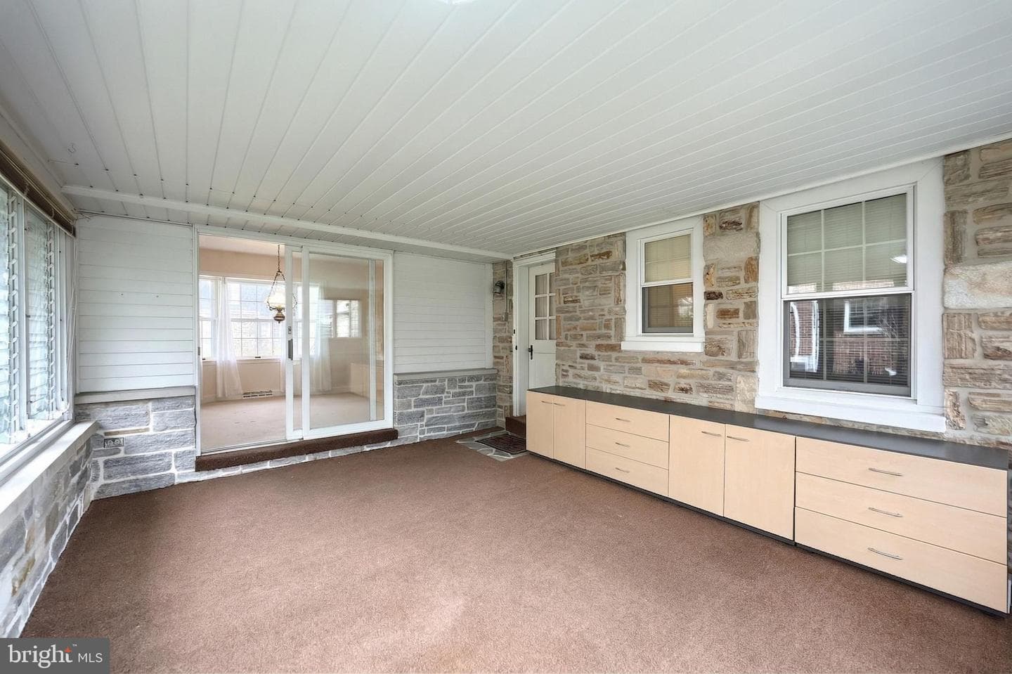 501 Hartman Avenue photo 25
