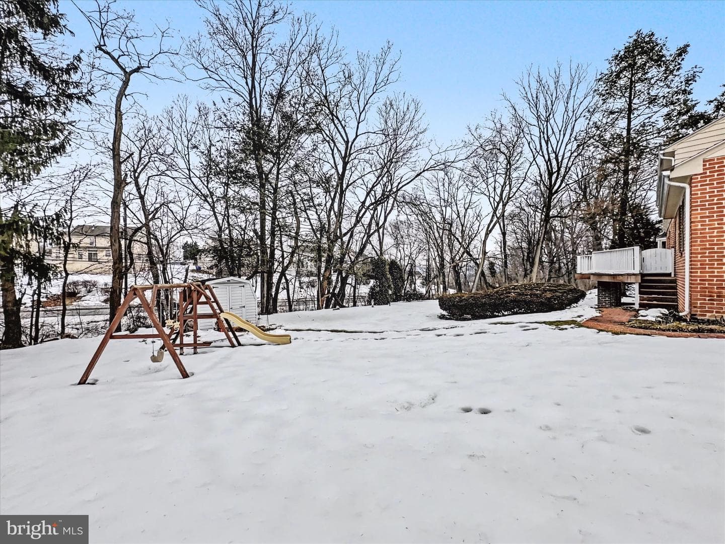 540 Gatehouse Lane W photo 32