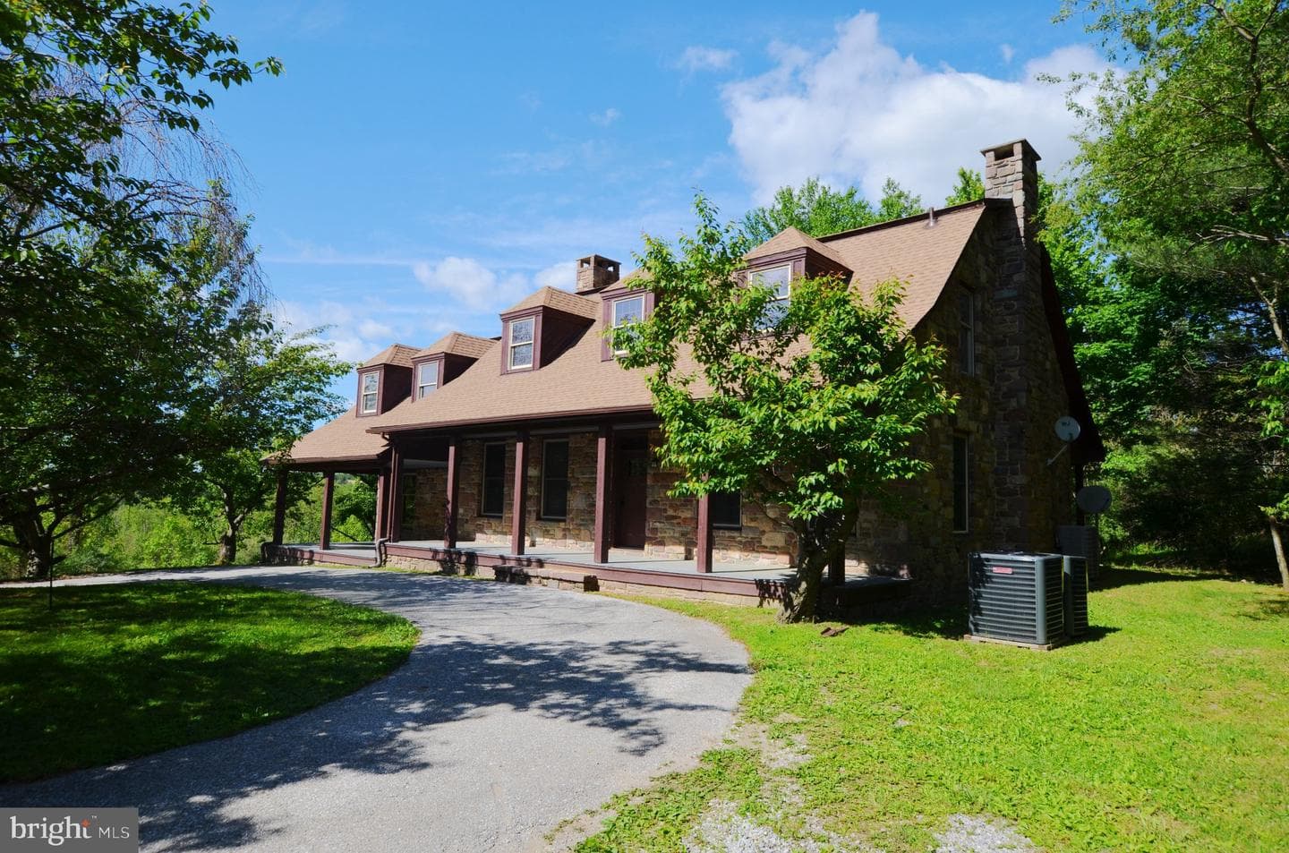 3414 Trone Road, Glenville