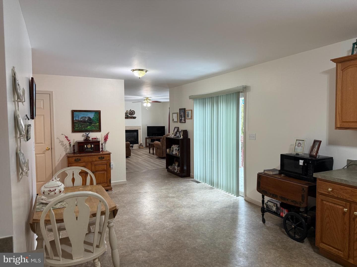 140 Thomas Drive photo 12