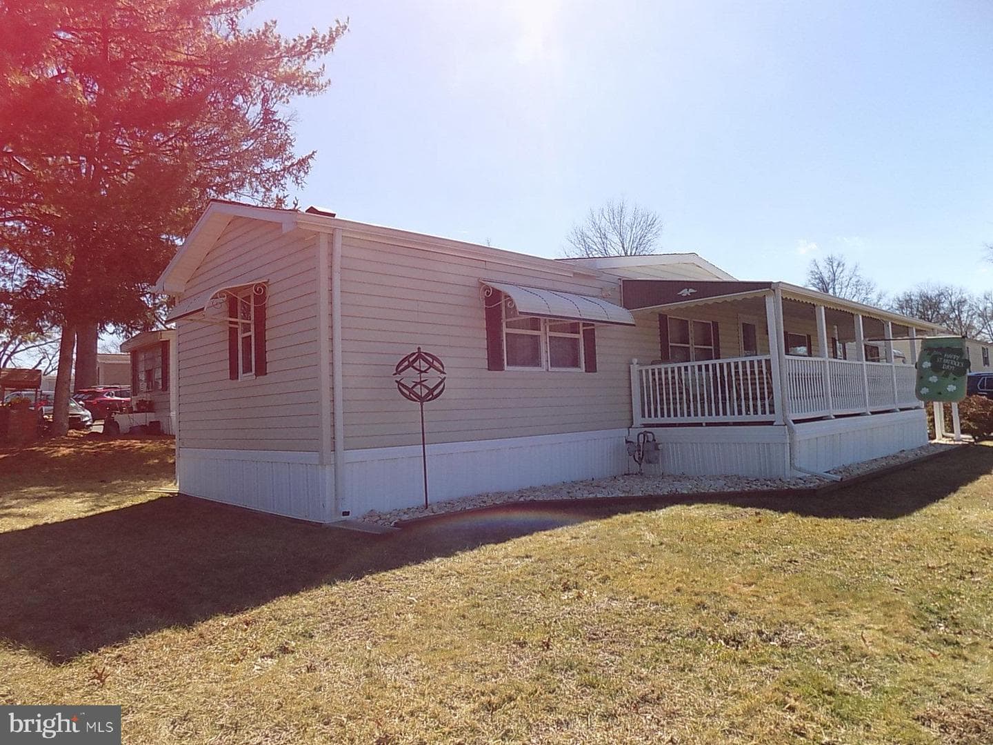 122 Seneca Avenue photo 4